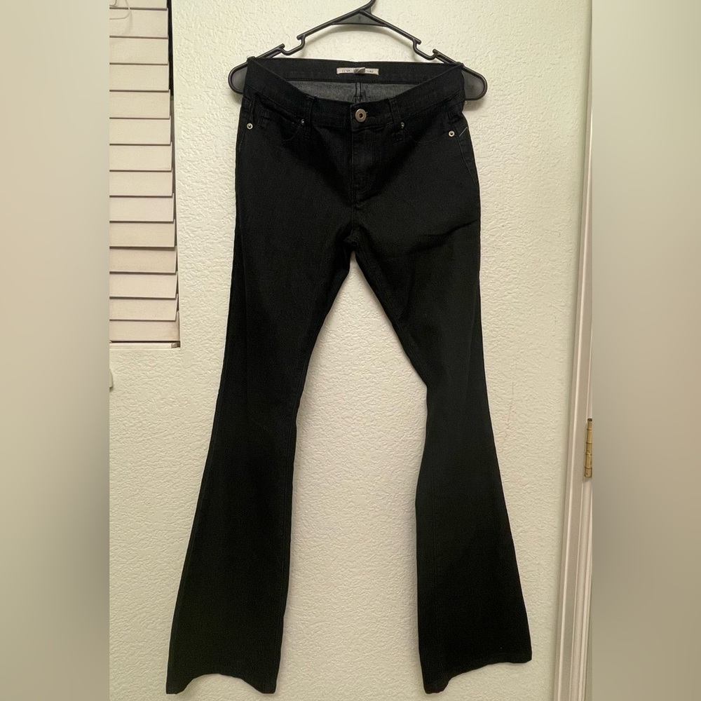 Forever 21 Black Flare Jeans Size 27x34